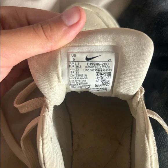 Nike Women's Air Cream Sneakers - Picture 4 of 4